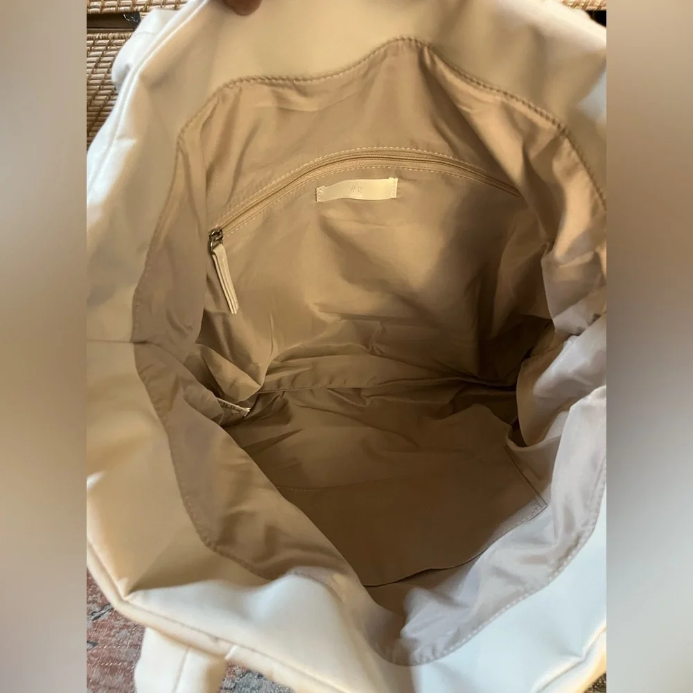 NWT H&M White Puffer Tote Bag Large - Picture 14 of 15